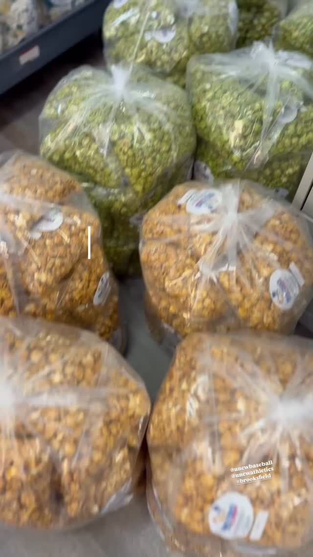 Bringing the crunch to the diamond! 🌊🦅⚾️🍿
We’re officially stocked up and ready for game day at UNCW. Catch us at concessions and…let’s go Seahawks! 🙌
Tag a fellow Seahawk who can finish a whole bag by the 3rd inning! 👇
#UNCW #Seahawks #BrooksField #GameDaySnacks #mimiandpapaspopcorn