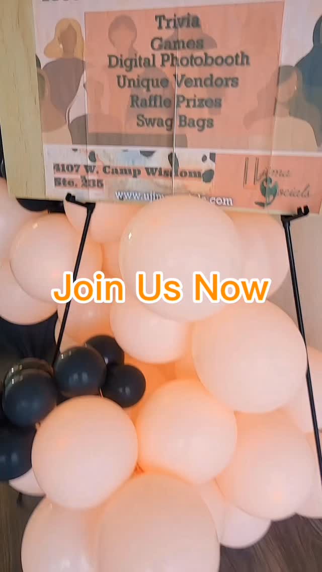 The Oak Cliff Vendor Marketplace has begun and we'll be here until 2pm.
There's no rain at 4107 W. Camp Wisdom ste 235 Dallas, TX 75237
#celebrationsandcollaborations #thingstodoindallas #oakcliffeventspace