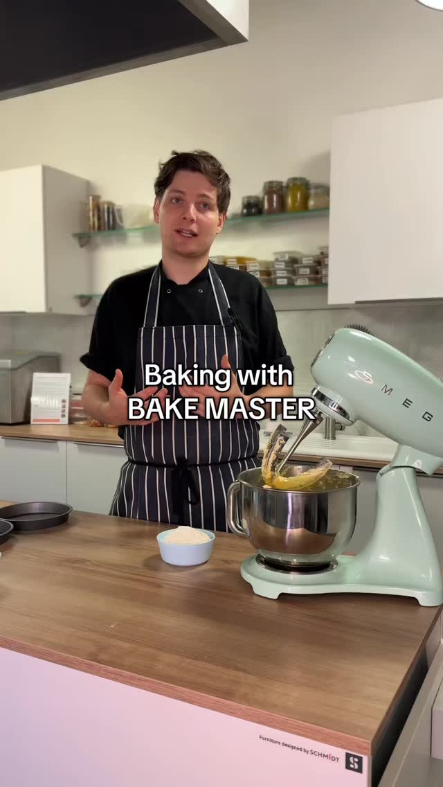 Want to learn the top baking tips? Baking with Bake Master is here👩🍳
Follow along as we give you all the top tips you’ll need to know when making the perfect three tier cake that we create in our sessions at London’s Ultimate Baking and Cocktail competition 🤩🍰🍸 #bakinglondon #bakingtips #cakemaking #caketutorial #bakewithme