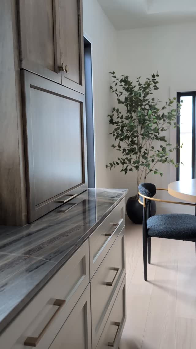 Spring is officially in the air… and #ProjectVista is about to make its debut. Even the family dog is excited!
Renovation season is around the corner, and the best projects always start with a plan (and a designer who keeps everything running smoothly).
Thinking about a reno soon? Let’s make it happen ✨
GC: @spruceside_construction