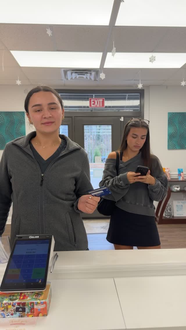 Awe, that was so nice of her!! 🤣😂🤣😂
✨
🎉
🤗
We hope you have a great weekend!
#RadiantMed #Funny #TGIF #Weekend #LaughterIsMedicine