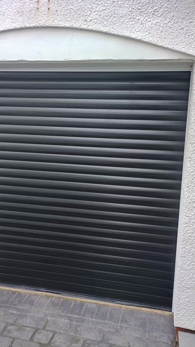 Rather nice looking ebony black smooth finish.
Insulated aluminium roller door.
Electric with remote control.
Safety features and automated locking as standard.
Fitted in Barry.
If this is something you are interested in please get in touch we would love to hear from you.