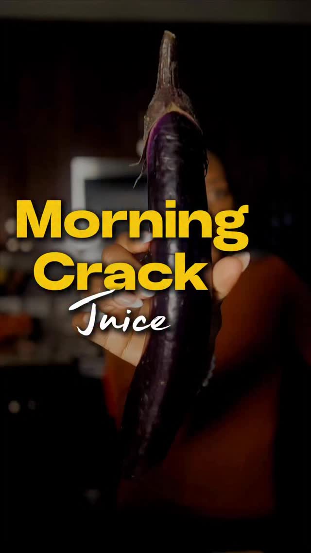 Morning crack juice. 🍊🔥
Oranges for circulation.
Ginger for heat.
Pineapple for performance.
Then I spike it with Stiff & Strong
(Tongkat Ali • Black Maca • Ashwagandha).
Drink it 😈🦾
