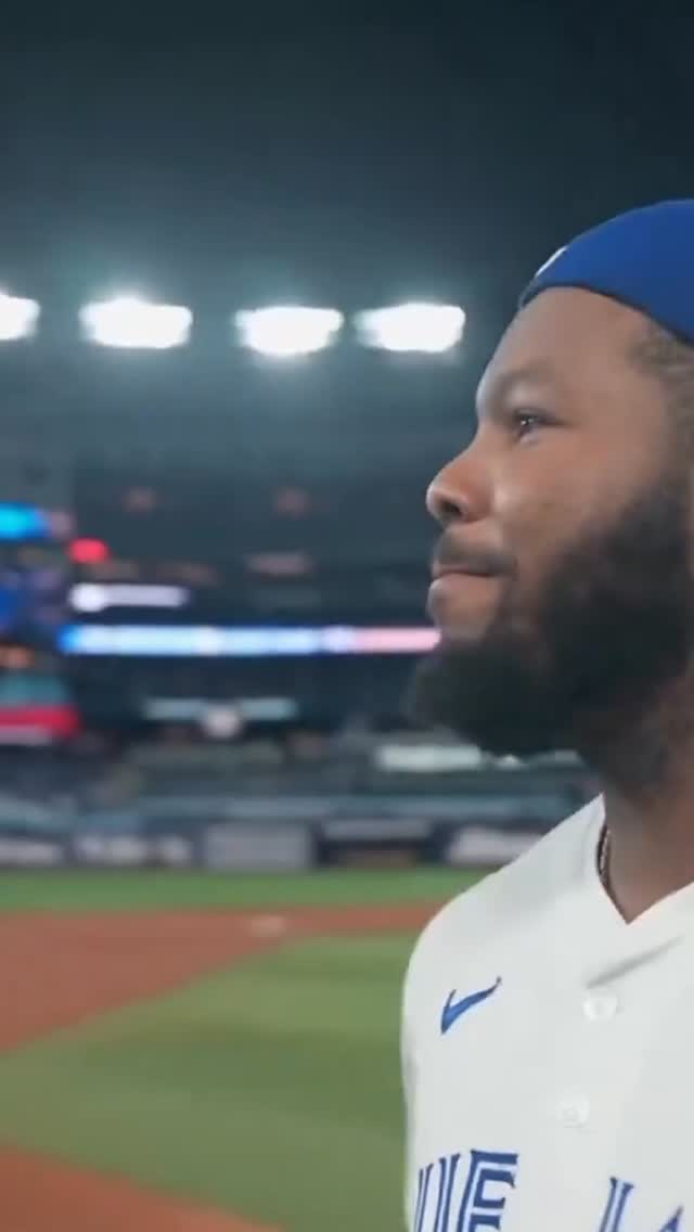 Mann the second half of the 2025 season + post season was such a spectacle to watch! @vladdyjr27 & the rest of the team put so much grit into doing everything they can to get this far. 2026 is going to be another special year I can feel it!!!!
#4sante #explore #vladimirguerrerojr #hiphop #vladdyjr