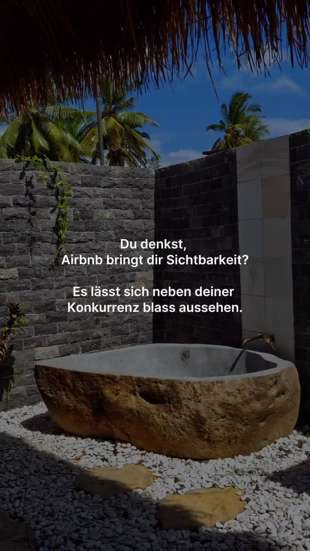 Airbnb bringt dir Buchungen und gleichzeitig Abhängigkeit.
Und genau das kostet Ferienunterkunft-Besitzer jedes Jahr zehntausende Euro.
Viele denken:
„Airbnb sorgt für meine Sichtbarkeit.“
In Wirklichkeit passiert oft das hier:
• Du zahlst 15–20 % Provision
• Gäste kennen nur die Plattform, nicht dich
• du bist austauschbar mit 200 anderen Unterkünften
• deine Marge schrumpft
Und jedes Jahr gehen Tausende Euro an Plattformgebühren weg.
Direktbuchungen entstehen nicht durch Zufall.
Sie entstehen durch:
✔ eine klare Website
✔ ein starkes Instagram-Profil
✔ echte Google Rezensionen
✔ Vertrauen vor der Buchung
Menschen checken heute zuerst dein Instagram,
lesen Bewertungen
und entscheiden dann, ob sie direkt buchen.
Deshalb habe ich einen Guide erstellt.
Damit du prüfen kannst,
ob deine Ferienunterkunft strategisch gut aufgestellt ist
für mehr Direktbuchungen.
Schreibe „Villa“ in die Kommentare und ich zeige dir, wie du nicht zu denjenigen gehörst, die im Jahr zentausende Euro verlieren.