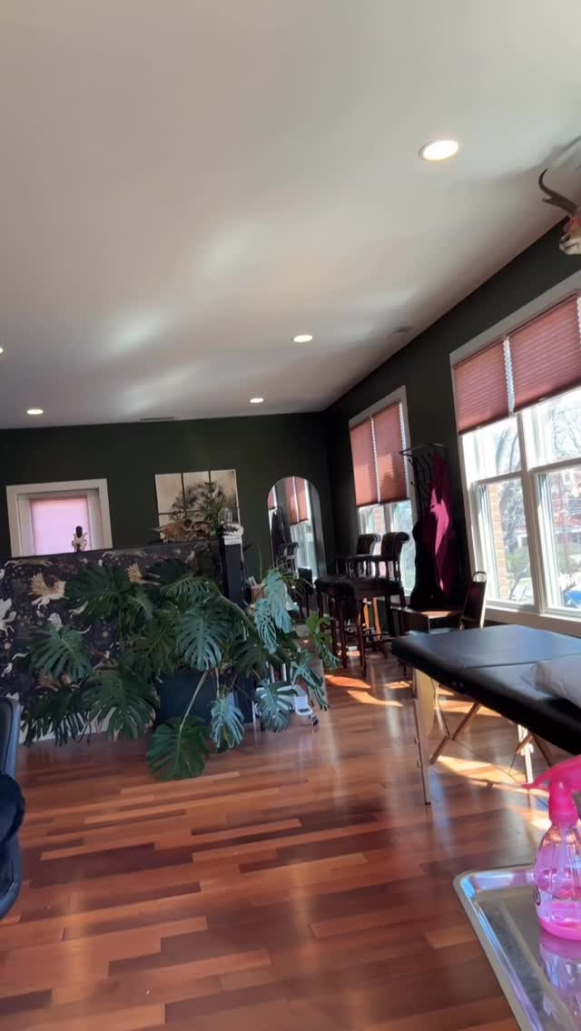 Thank you all for booking for your tax refund tattoo 🖤🖤
#tattoovideo #girlswhotattoo #kentuckytattooers #tattooflash