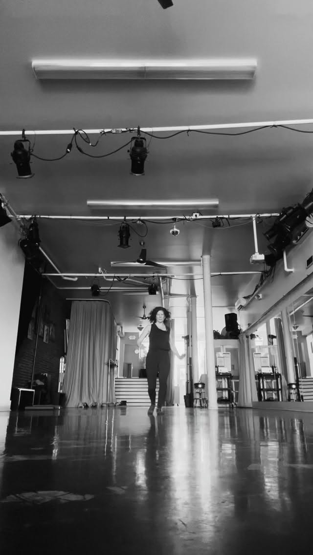 Untitled.
Music: “Save Me Now” by Kaskade & Lauren L’aimant.
#dance #creativity #danceteacher #contemporarydance #dancechallenge
