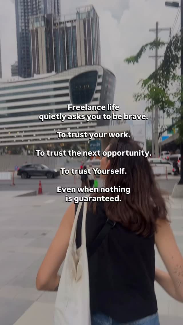 Freelancing in any capacity requires a kind of courage that isn’t always obvious.
Not brave in a loud sense, just “brave enough”.
- Trusting that the work you are doing matters.
- That the opportunities will continue to flow in.
- Trusting you can navigate the uncertainties.
Some days the trust comes naturally and other days it takes everything.
Slowly overtime you realise something surprising.
The uncertainty and the freedom cannot exist without the other.
That is the duality of freelance life.
It’s a choice.
It’s a wild ride.
But I don’t know about you…
I wouldn’t have it any other way ✨
More soon from your organised new friend and fellow freelancer 🇿🇦Roxanne