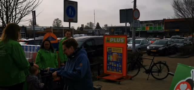 HETERDAAD! De dief heeft vanmiddag opnieuw toegeslagen en dit staat op beeld! Wie herkent ‘m? 😉