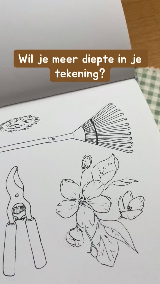 Diepte creëren of laten zien dat een bloempot rond loopt, je kan het echt al met je pen!
Door op de juiste manier lijnen, krabbels, stipjes (echt het maakt niet uit) toe te voegen aan je lijntekening kan je al zoveel diepte laten zien.
Ik mijn online cursus Sketch journaling laat ik je zien hoe ik dat doe! Door je stap voor stap mee te nemen, tips en oefeningen heb jij dit zo onder de knie!
#sketchjournaling #aquarel #tekenen