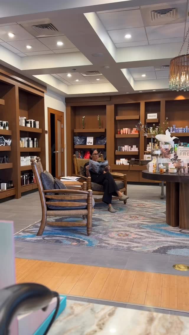 When you’re both always working, you snag appointments whenever you can. 😉✨
#bartramspaandsalon #medspa #medspahumor #botox #aestheticinjector