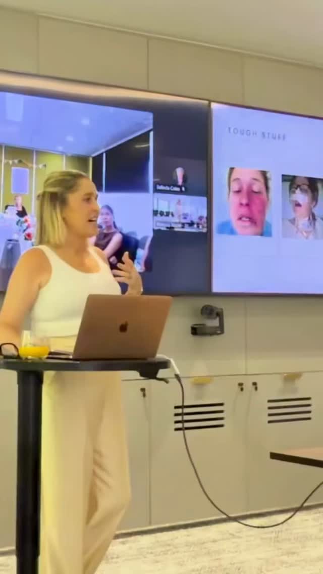 It was my great honour to be the guest speaker at the IWD26 event of @altus_financial to speak to their staff about Presence and Finding the Strength Within.
#speaker #keynote #presence #iwd #innerstrength✌🏻