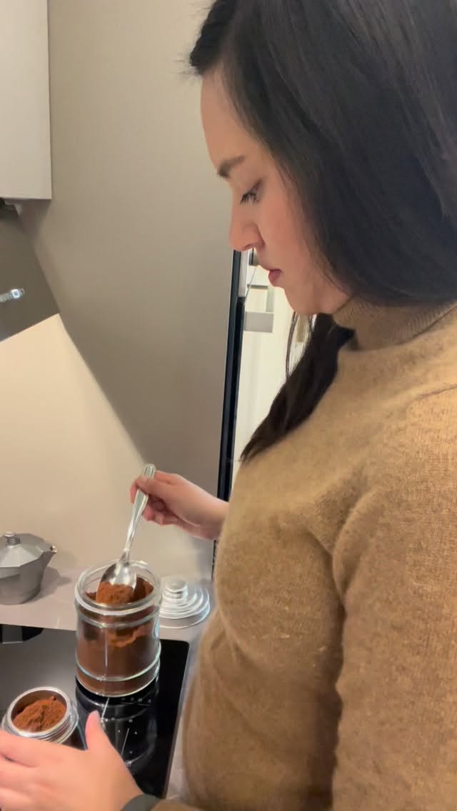 A client told me this week:
“I keep failing.
I had a donut yesterday so I skipped lunch.”
I hear this kind of thinking all the time.
People try to “make up” for a food they think they shouldn’t have eaten.
Skip a meal.
Shrink portions.
Save calories. 📉
But that cycle usually makes things harder, not easier.
One donut doesn’t ruin progress. 🍩
Skipping meals often does. 🍽️
Real progress usually comes from consistent meals, enough protein, and realistic habits — not punishment for eating something enjoyable. 🤝