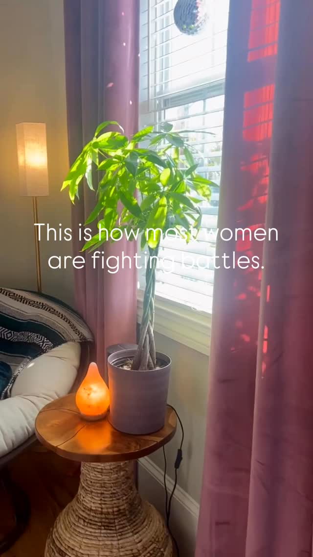 My weapons of choice when I’m at battle:
🧘🏻♀️3 deep breaths and 3 gratitudes when I wake up
💃🏻Painting, dancing, journaling or whatever form of EXPRESSION feels approachable
🌿A hike alone in nature
🩻Nervous system adjustments at @has.chiro (pictured here!)
😭A good cry
🗣️Moving it outside my own head by communicating my feelings to the person
👉Tuning into where I feel the pain, asking what message it has for me, and listening to the fist thing that pops in my mind without judgement
🙌 Therapy
☎️Cold calling a friend
🚶🏽♀️A walk around the block
😄Trying something new (shakes me out of rumination)
🤱🏻Figuring out if it’s the child, teen, or adult in me that’s feeling neglected and asking her what she needs
🥗Cooking a gorgeous meal
💕Giving myself a hug and telling myself out loud that it’s going to be ok, reminding myself of all my strengths
What’s one of your go-to weapons when you’re fighting inner battles? Tell me in the comments!
Happy Women’s Day!
Thanks for this video @dr.prettystrong
#womensdayspecial #innerbattles #womenworkingtogether #risetogether workingonmyshit