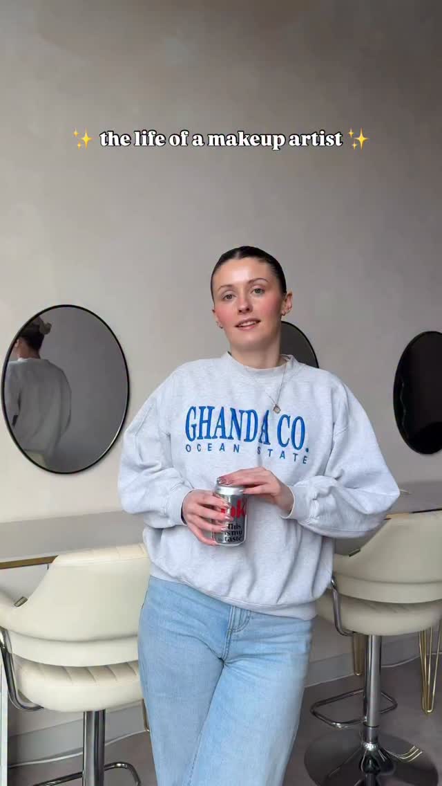 My fave space to get content - such a gorg studio 🤩
Hopefully we get more sunny days like this, can’t beat it!
@bykayleigh.studio
@staciegoodwinbridalhair
@syrgena
#londonmakeupartist #bridalmakeup #glowymakeup #hertfordshiremakeupartist
London bridal makeup artist
The life of a makeup artist
Day in the life
Makeup artist blog