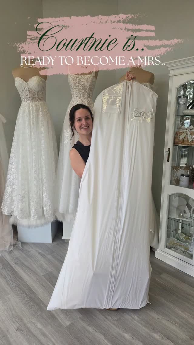YAY.! Courtnie is ready to say "I Do" wearing an stunning Stella York wedding gown.! 💐✨️🥂🎊🍾 Congratulations to her and all her family.!