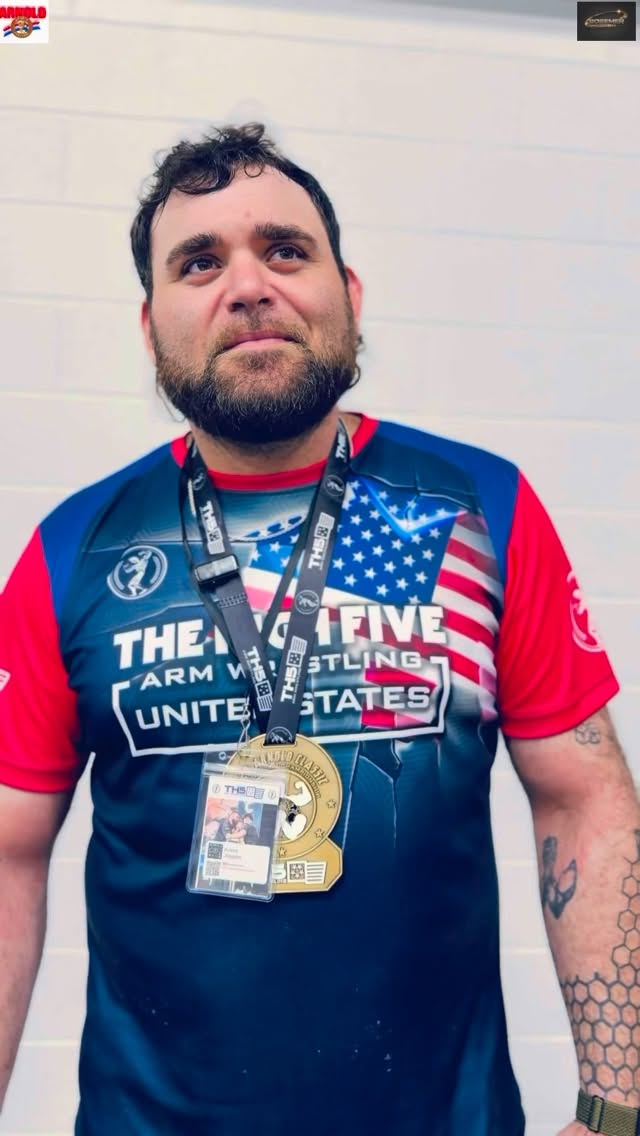 Here I caught up w/ @jaggers67 at the 2026 @arnoldsports classic in Columbus, Ohio, where he shares his journey into arm wrestling after being entered into a competition by a friend nine years ago.
Austin discusses the rigorous training regimen involving hand, wrist, and repetitive movements, his and his undefeated victory today in the super heavyweight division.
He explains how arm wrestling has impacted him mentally and physically, and offers advice to newcomers about the sport’s demanding nature and the incredible community of humble, strong competitors.
@arnoldsports x @arnoldsportssouthamerica x @arnoldsportsuk
@jaggers67 is born and raised out of #louisvilleky and a former player of @holy_cross_cougars_football_
#armwrestling #armwrestler #fitnesslife