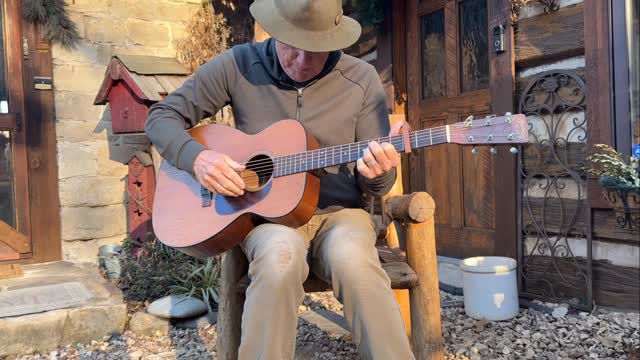 SUNNY SUNDAY - “All I got was blisters on my hands…” here’s the first two verses of my song “Up On The Galilee” off of the album “Branching Roots.” (*As always, I apologize for the wretched audio from my limping iPhone, as well as the less than stellar vocals due to the cold I picked up in Savannah last weekend). I thought about skipping Sunny Sunday… then, the thought occurred to me… trying to sing with a stuffy head and tight throat is like trying to work with blisters on your hands. Grace and peace in Jesus. #vintagemartin #jesusmusic #blistersonmyhands