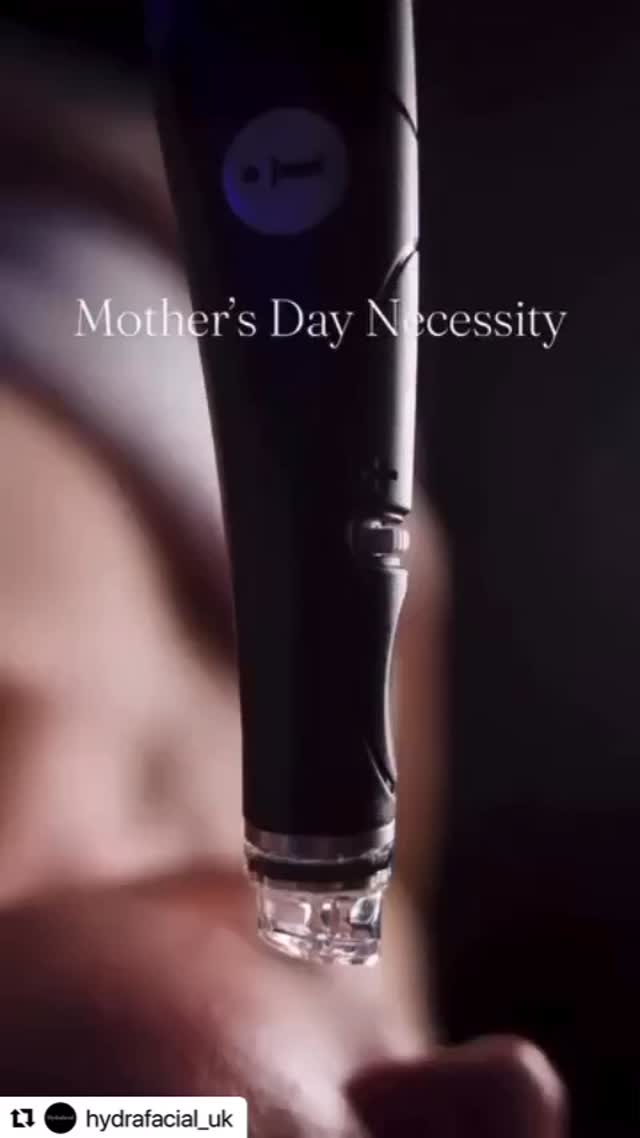 Give her the flowers AND the facial - because she deserves it all 💐💧 This Mother’s Day, go beyond the basics with the ultimate glow-up: a Hydrafacial treatment 💙
Tap the link in bio to book or purchase a gift card 🤍
📸 @skinbyyouaz #Repost @hydrafacial_uk with @use.repost
・・・
#hydrafaci̇al #salon167davidlloyd #clinic167davidlloyd #mothersday❤️