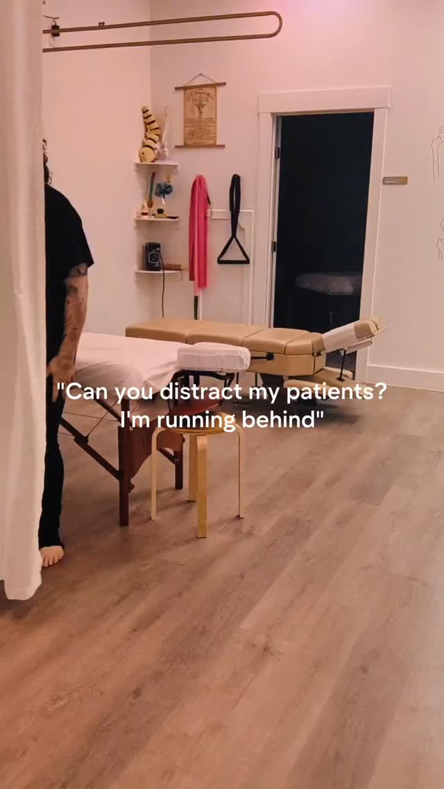 Running a little behind today… good thing the lobby entertainment is thriving 🌿😅
#ChiropractorLife #ClinicLife #SmallBusinessHumor #WaitingRoomVibes #HolisticHealth