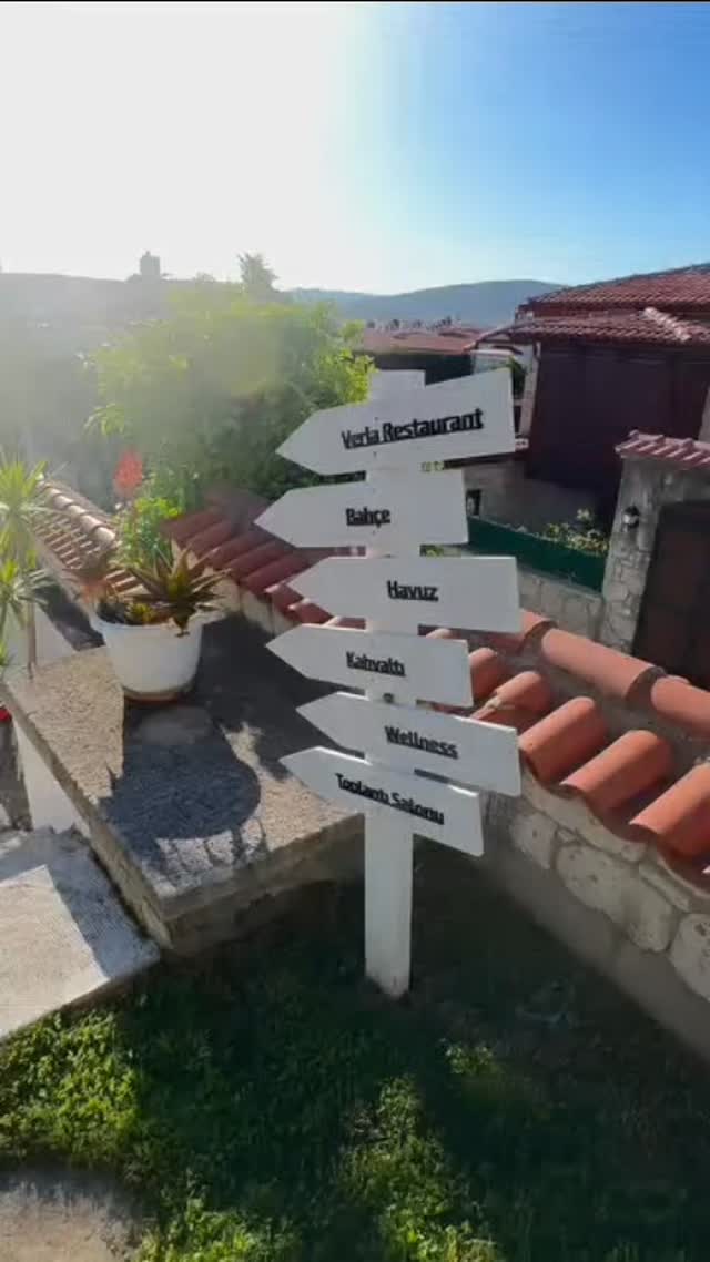 Alaçatımıza bahar geldi. Siz değerli misafirlerimizle bahar havasında bayram keyfini birlikte yaşamak için rezervasyonlarınızı bekliyoruz.
İletişim : +90 539 664 30 00