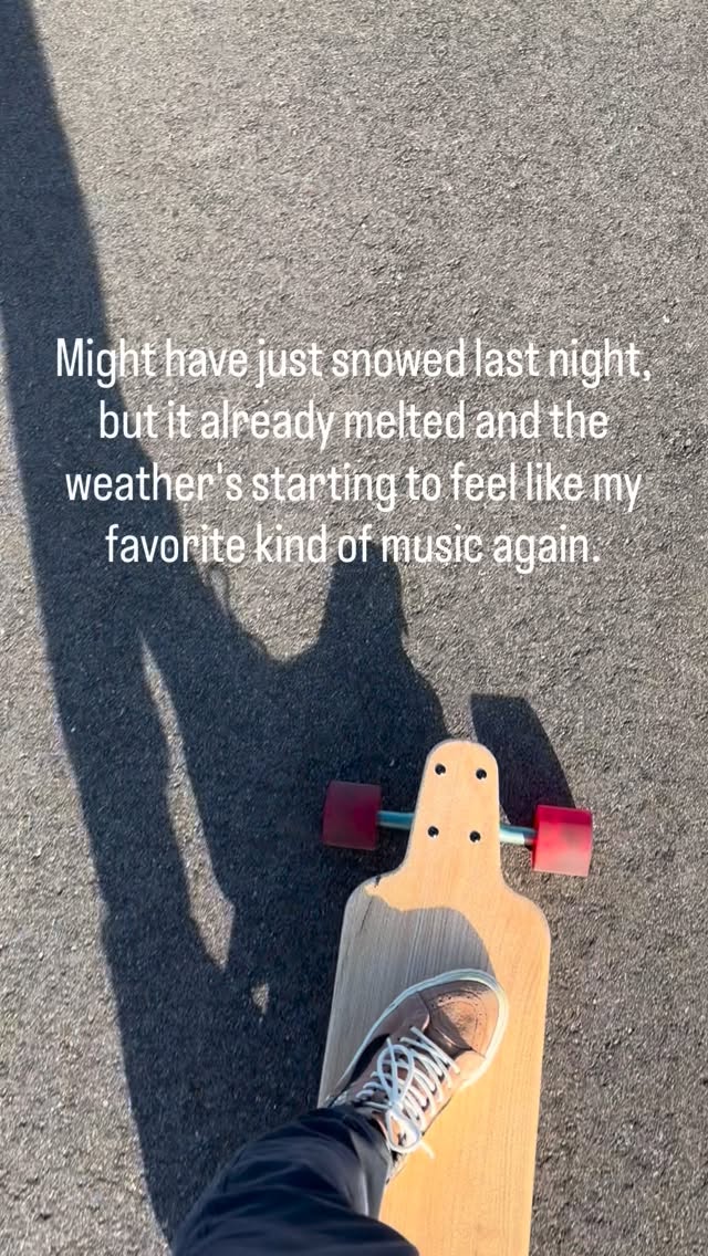 I may be delusional and jumping the gun, but nights are getting longer and snow is melting. That's all that matters.
Ps. The wind was killing me on the way back though.
.
.
.
#hopecore #daretohope #beautyisallaround #spring #summerscoming