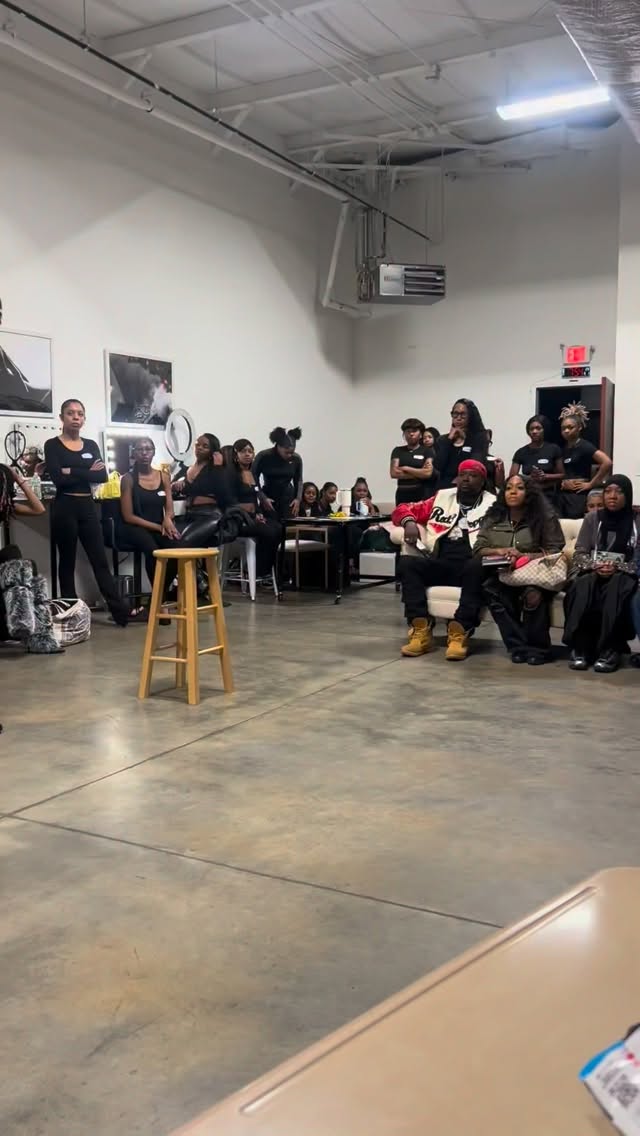 “I seen some of y’all’s Instagrams” 😂
We’re getting our models prepared for the best Fashion Expos here in the Carolinas ✨📈 Coached by the best @themodelmuva ! Come watch our models strut the runway 🎥
#tdafashionexpo #tdafashionexpo2026 #fashionexpo #fashionshow #fashionrunway