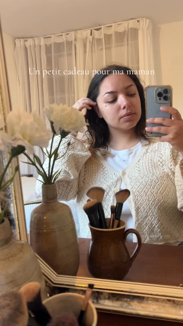 Dites moi que je suis pas la seule folle obsédée par cette crème l’occitane ?? #cadeau #fetedesmeres #larosee #couture #loccitane