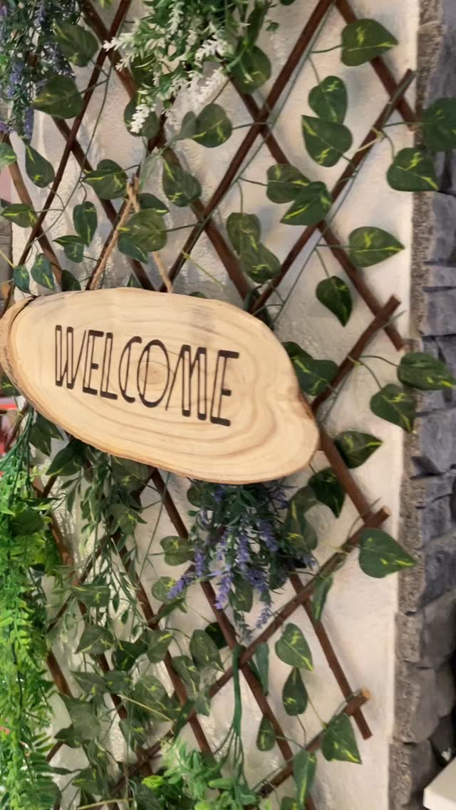 🌙 Ramadan Tag 20 bei Kulla
Tag 20 im Ramadan.
Die letzten zehn Tage beginnen – besondere Abende, besondere Stimmung 🤍🍽️
Geniesst euren Iftar bei Kulla und verbringt den Abend in einer schönen Atmosphäre. ✨
📍 Bielstrasse 120, 2540 Grenchen
📞 032 652 19 19
📍 Birchstrasse 10, 3186 Düdingen
📞 026 505 10 20
Reservierungen nur telefonisch oder vor Ort.
#balkan #ramadan #iftar #restaurant #swissfood