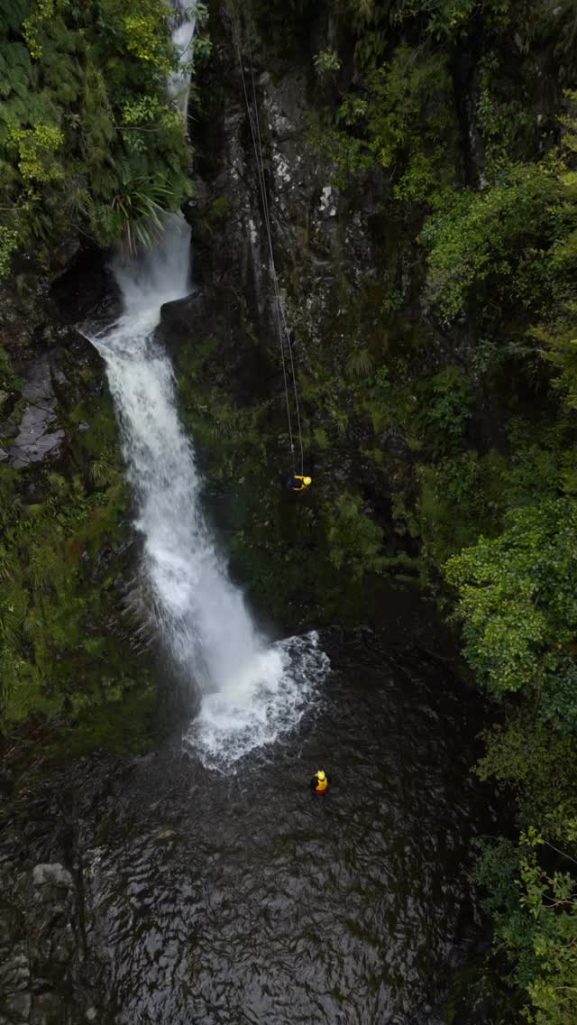 This huge abseil through the Archway in Kaumira Canyon sits on private land. Abseiling through it with Big Rock Adventures is a proper South Canterbury adventure.#canyoning #canyoningnz #abseiling #adventurenz #bigrockadventures