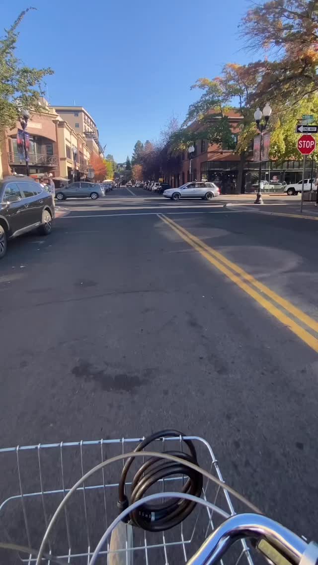 🌄 March right into savings at Wall Street Suites! Stay a little longer and save a little more — Book 3 nights & only pay for 2!
No promo codes. No extra steps. Just simple, automatic savings when you plan your downtown Bend getaway.
Enjoy crisp spring mornings, walk or bike to your favorite local shops and restaurants, and soak in everything Bend has to offer — all while getting one night on us.
March dates are filling fast… secure your stay and start packing!