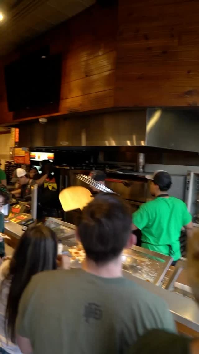 St. Patrickโs Day Parade on Greenville this Saturday! ๐๐ Celebrate with pizza, fun, and friends at GAPCo. Donโt forget the greens, good vibes, and all the cheesy slices. See yโall Saturday!
#GAPCo #DallasBuilt #SlayPizza #pizzalovers #DallasPizza