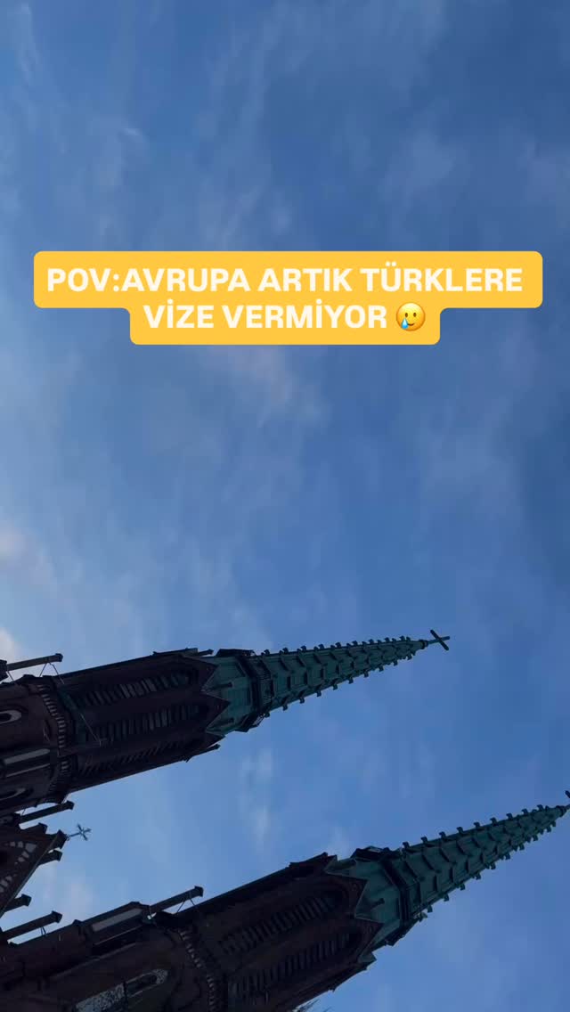 ❌“Avrupa Türklere vize vermiyor🫠” dediler…
O sırada Polonya: Gel kardeşim 🇵🇱😂
Polonya için bile “vize vermiyor” diyenleri duyar gibiyiz.
Oysa yıllardır Türklere en çok vize veren ülkelerden biri olmuştur. Bu yıl bile binlerce öğrenci eğitim için vize aldı.
Vize başvurularında ret de onay da sürecin doğal bir parçasıdır.
Birileri vize alır, birileri ret alır.
Vize konusu her ülkenin ulusal kararıdır ve dönem dönem değişebilir.
Bir yerde süreç zorlaşırken başka bir yerde fırsatlar doğabilir.
Doğru bilgi ve doğru başvuru her zaman fark yaratır. 😎
@polonyayikesfet
#polonya #polonyavizesi #polonyadaegitim #yurtdisiegitim #schengenvizesi
.