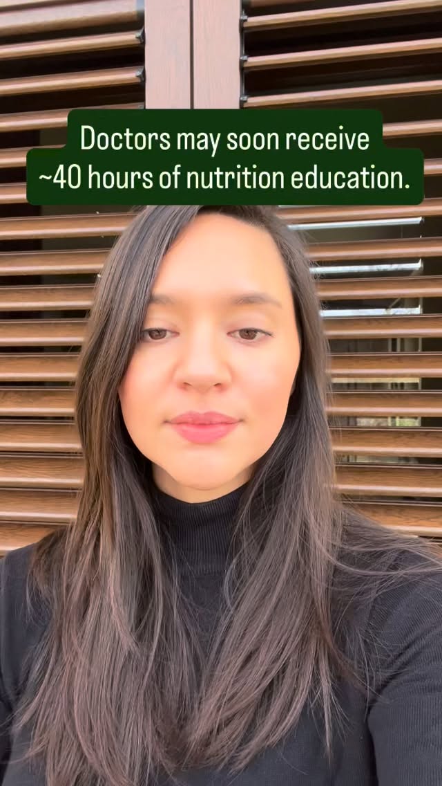 Doctors may soon receive ~40 hours of nutrition education.
That’s a positive step. More nutrition education in medicine is a good thing. 📚
But it’s important to understand the difference in training.
Registered dietitians complete:
🧬 Years of nutrition science education
🏥 1,000+ hours of supervised training
Physicians diagnose and manage disease.
Dietitians specialize in translating nutrition science into practical nutrition care.
Different training.
Complementary professions. 🤝