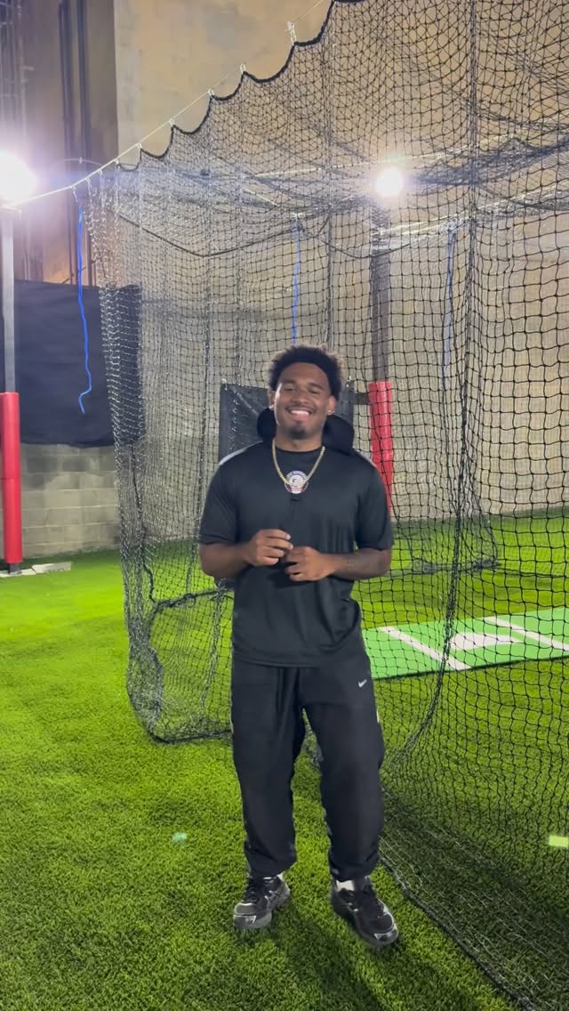 MEET THE COACHES!⚾️👏🏻