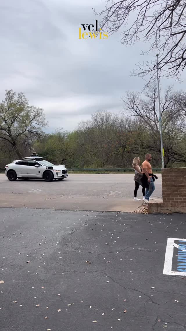 First time not being behind the wheel… and letting the machie chauffeur us around! What a ride!
#VelLewisMusic #jazz #hammondorgan #hamfam #organ #music #driverless #autonomousvehicle #av #uber #autonomousmobility #selfdrivingcar #car