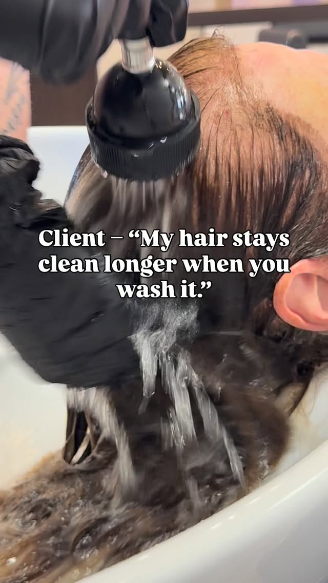 Ever notice how your hair stays clean longer after we wash it? 👀
It’s not just the shampoo… it’s how it’s being used.
When I wash your hair, we focus on your scalp, not just the strands. That’s where oil, sweat, and product buildup actually sit.
We fully saturate your hair with water first (this matters more than you think), use enough shampoo to properly cleanse, and massage the scalp long enough to actually break down oil, not just move it around.