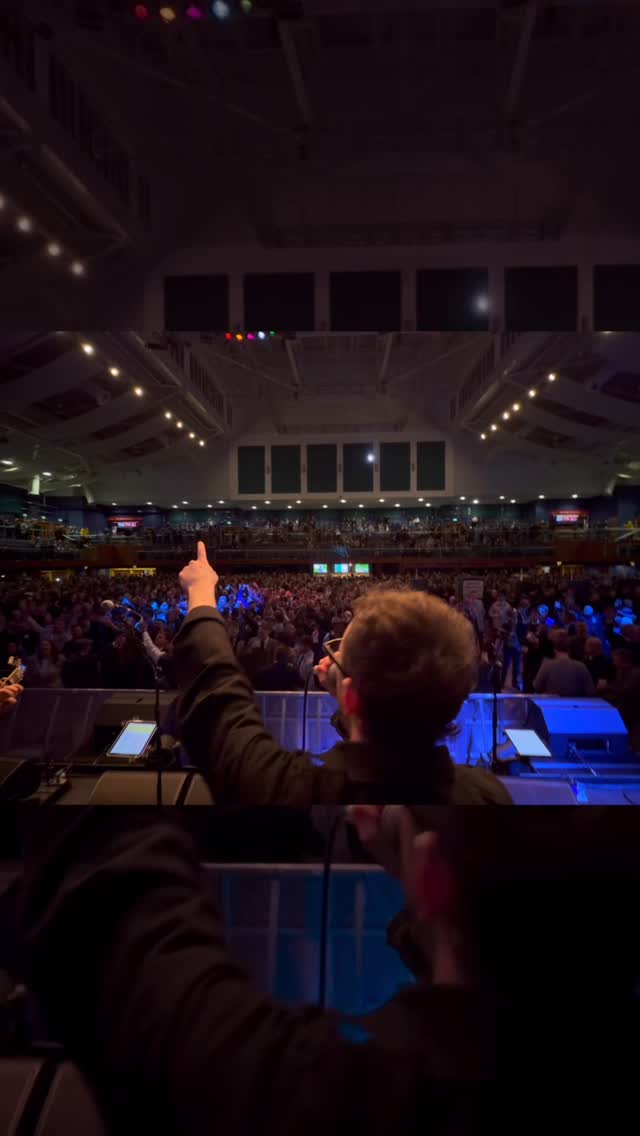 What a way to kick off the week and our involvement in Cheltenham Race Week! 🏇✨
The Centaur last night was epic! It was packed, buzzing and an incredible atmosphere from start to finish.
If you weren’t there, here’s Andy delivering some epic vocals… consider it your breakfast entertainment this morning. 🎤🔥
More to come this week!
#CheltenhamFestival #RaceWeek #LiveMusic #Cheltenham