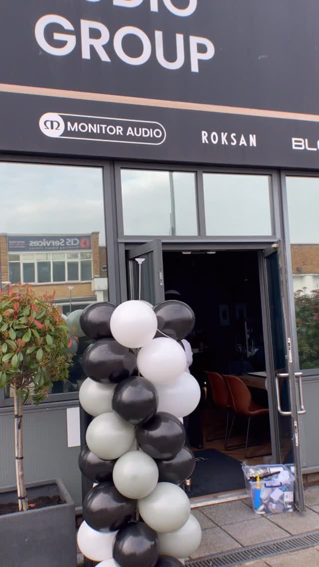 Today we had the pleasure of working with the incredible team at @monitoraudio, alongside @roksanaudio & BLOK, right here in Rayleigh!
We supplied 2 custom balloons, statement columns, and a stunning 7-metre Black Isle runner walkway to complete the setup.
Today proved once again, whether it’s a wedding or a corporate event we’ve got you covered, no matter the request!
📩 Ready to bring your vision to life? Drop us an email at info@essexeventplanners.co.uk or fill out the enquiry form on our website.
#EssexEventPlanners #EventStyling #CorporateEvents #monitoraudio #BalloonDecor