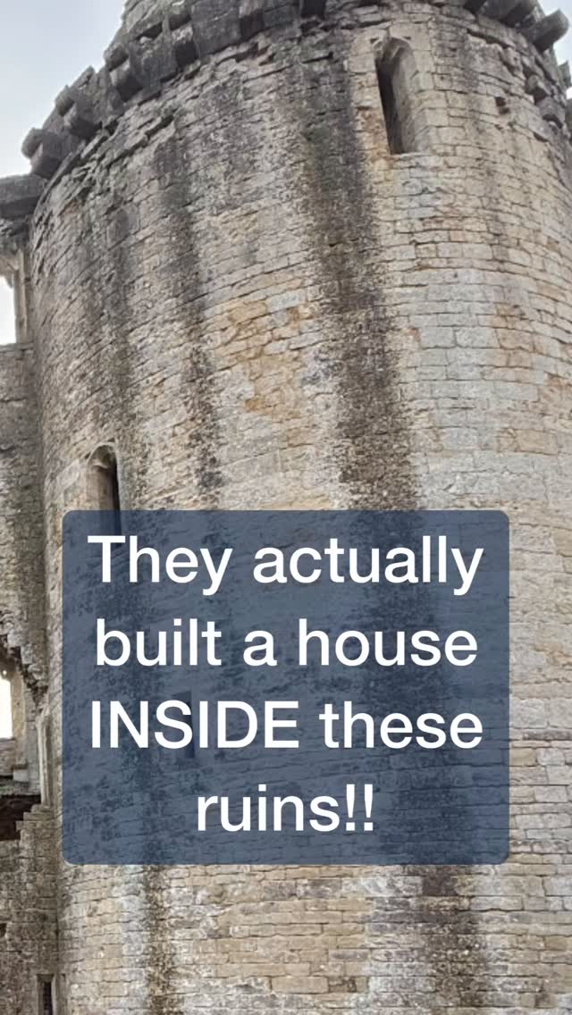 Would you move into a glass house built inside a 14th-century castle ruin? 🏰 This stunning architectural project at Nunney Castle is proof that you can honor the past while living in the future. It’s giving “Medieval Modern” and we are here for it. #NunneyCastle #ModernArchitecture #CastleLiving #InteriorDesign #GrandDesigns