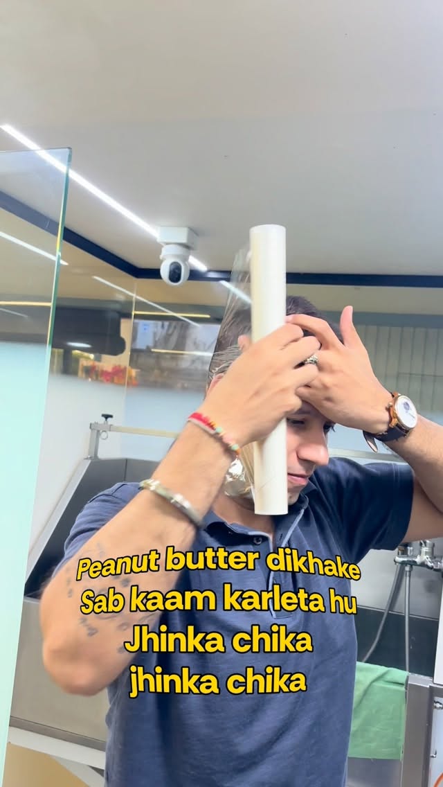 Ninja techniques are used by groomers😂🐾
#petstudio #funnyreels #groomer #grooming #trendingaudio
(Groomerlife,pet studio,furendspetstudio,doggrooming,funnyreels,versova,cat grooming,trending audio,trendy)