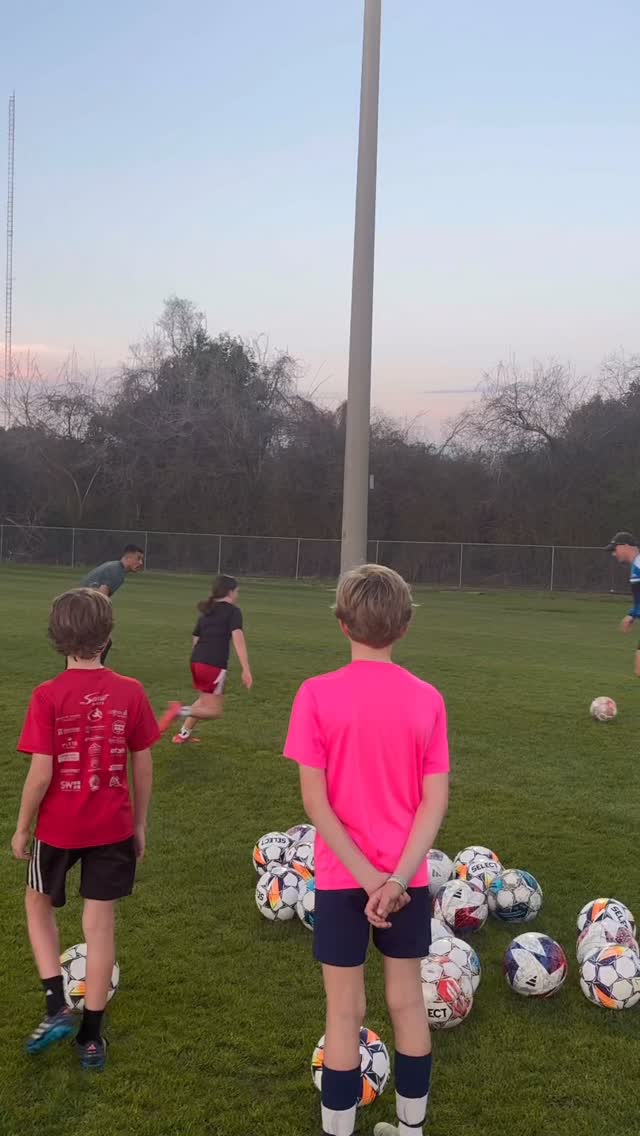 Finishing on Fridays is back 🎯 ⚽️ 🥅
Tickets available on the website.
#charlestonsoccer #charleston #soccer #privatesoccertraining #professionalsoccer