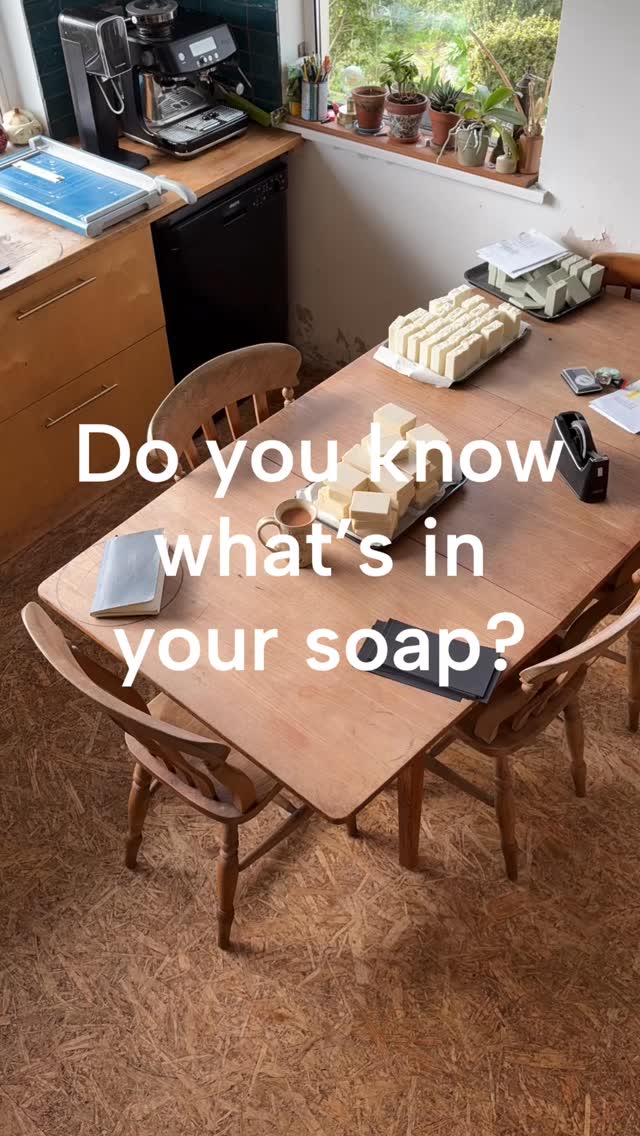 What’s in your soap?
I use 5 ingredients to make my cold process body bars:
Olive oil
Castor oil
Essential oils
Cornish clay
Lye water
Available on my online shop and local markets. 🔗link in bio
#handmadesoap #sustainableliving #artisansoap