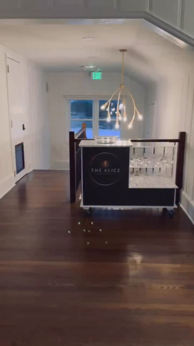 Y’all ready for some new music??!! 😬🎸😏
Stay tuned 🤘🏼
My buddy @justinholmesmusic caught me here warming up before our show at @thealiceevents playing @fortheloveofsongwriting_destin over Valentines Day weekend 💙🌊
#singer #songwriter #artist #newmusic #country