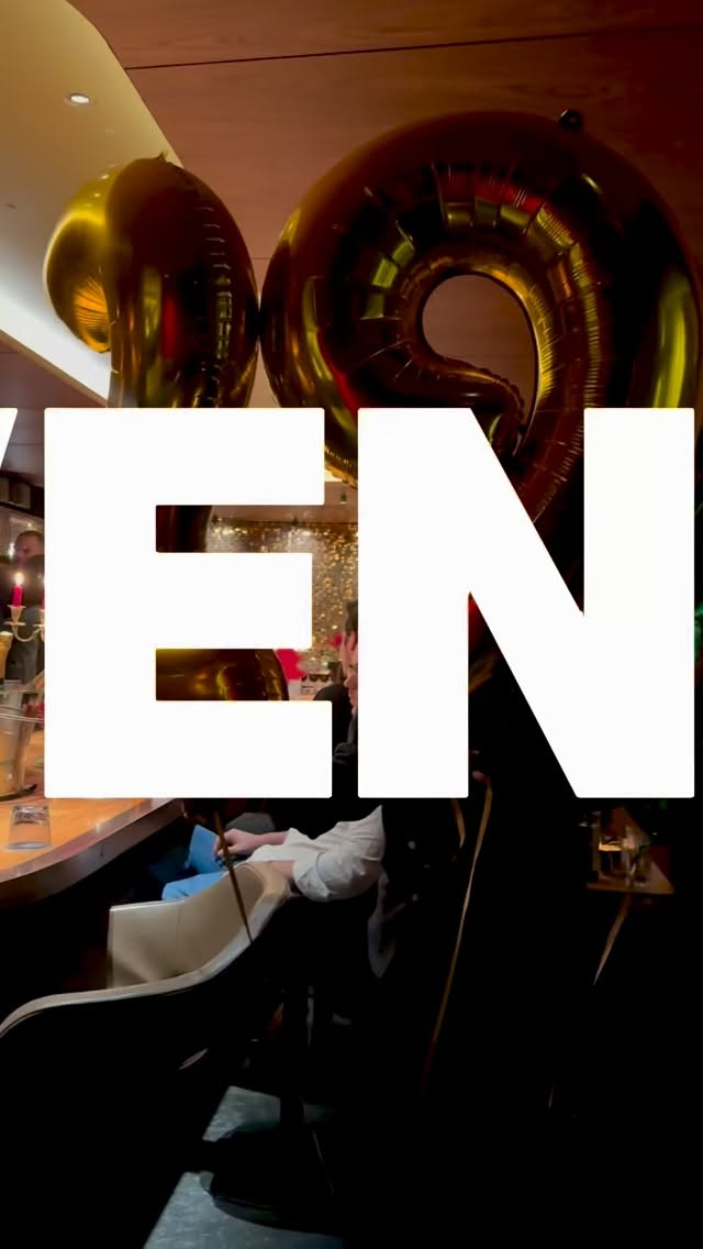 Dein nächstes Event? Das gehört in die LVDWIG BAR! 🍸✨
Ob Geburtstag, Firmenfeier, Junggesellenabschied , Firmenfeier oder einfach, weil das Leben manchmal eine richtig gute Party verdient – bei uns bist du genau richtig! 🥂😍🎉
Miete die ganze Bar oder nur einen exklusiven Bereich – wir schaffen den perfekten Rahmen für deine unvergessliche Nacht. Du willst DJ & Lichtshow dazu? Kein Problem – wir schnüren dir ein individuelles Rundum-Sorglos-Paket 🎧💡.
Sag uns, was du dir vorstellst, lehn dich zurück und lass uns den Rest machen. Gemeinsam bringen wir die LVDWIG BAR zum Beben! 💃🏽🪩🕺
Schreib uns einfach an info@lvdwig.bar und let’s get the party started! 🤩💌
#cocktailbar #cocktailbarvienna barsvienna #eventlocationwien #eventswien