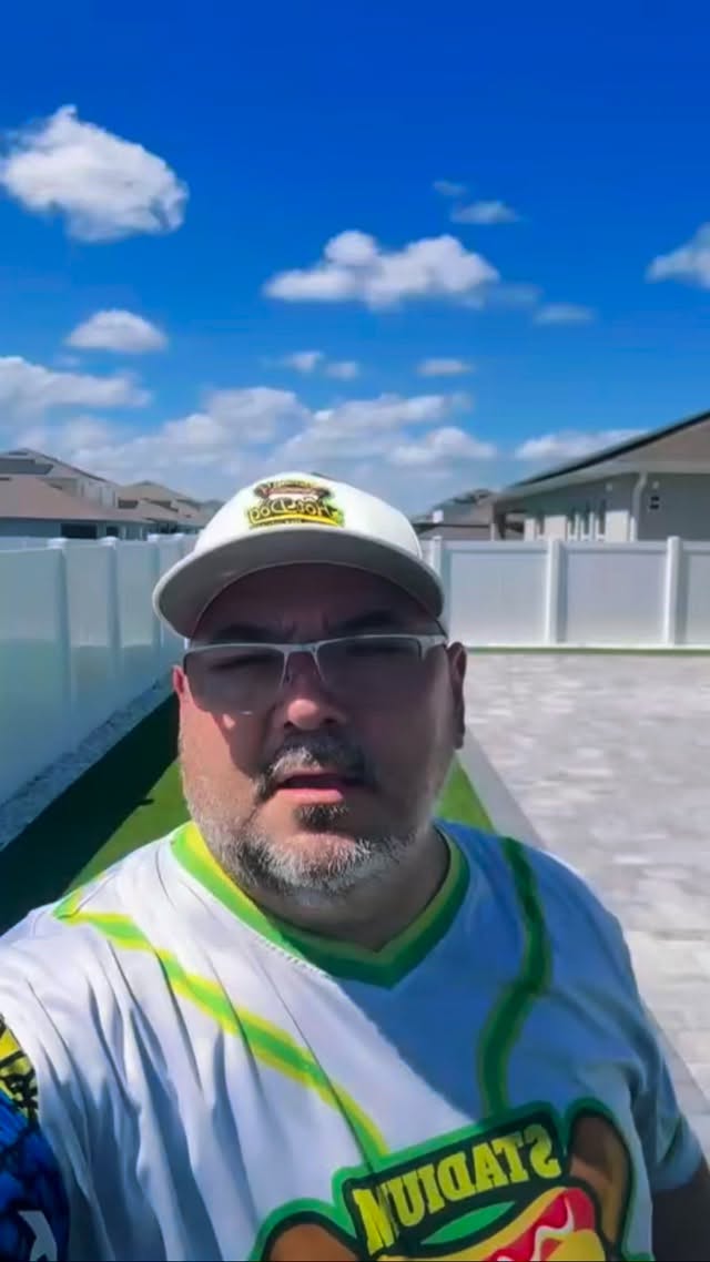 🔥 ¡SE PRENDE EL CLÁSICO MUNDIAL! 🔥⚾
En STADIUM HOT DOG estamos listos para vivir la emoción del Clásico Mundial de Béisbol con el gran duelo:
🇻🇪 Venezuela vs República Dominicana 🇩🇴
Ven a disfrutar el juego con ambiente 100% beisbolero y el mejor sabor venezolano en la ciudad.
🌭 Perros calientes al estilo caraqueño
🔥 El verdadero sabor de estadio
Nuestros especiales de la casa:
🌭 El Caraqueño – El clásico que representa a Venezuela
🧀 El Salchiqueso – Una locura de sabor que tienes que probar
⚾ Pantalla con el juego en vivo
🇻🇪 Ambiente venezolano
🌭 El sabor que te recuerda al estadio en Caracas
📍 STADIUM HOT DOG
Donde el béisbol se vive y el sabor venezolano se respeta.
🚨 Estamos activos — ven con tu familia, tus panas y apoya a Venezuela!
#Venezuela #ClásicoMundial #StadiumHotDog #Beisbol #Caraqueño VenezuelaBaseba