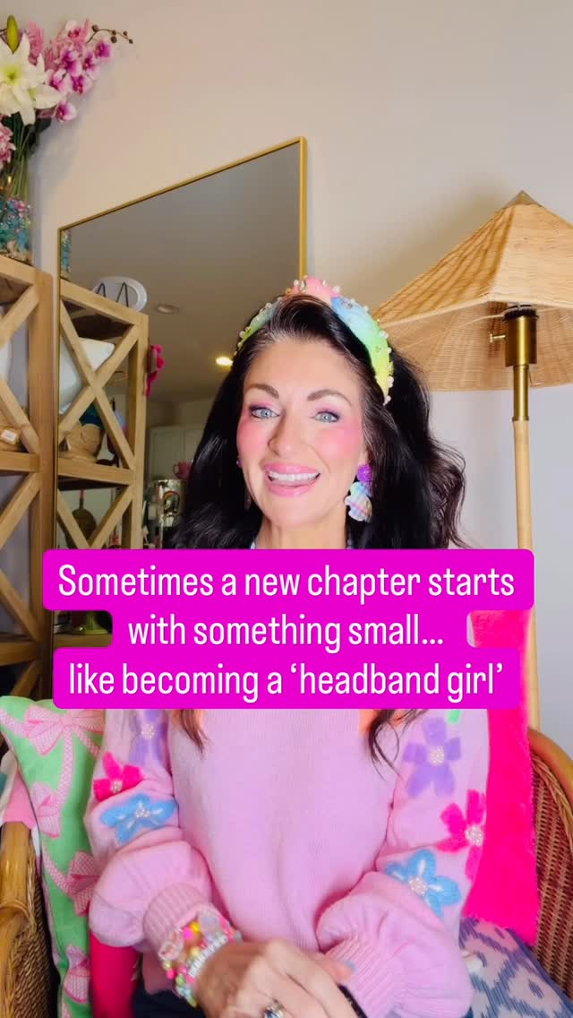 A woman said something to me this weekend that I can’t stop thinking about.
She recently moved from New York to North Carolina and while she was shopping she said, “I think now that I live here… I want to become a headband girl.”
I loved that!
Sometimes stepping into a new chapter doesn’t start with a huge life overhaul.
Maybe it starts with something small.
A headband.
A brighter color.
A dress you normally wouldn’t pick.
Style is often the first place we practice becoming the woman our next life requires.
So if you’ve been craving a little shift lately…
maybe you’re just ready to become your own version of a headband girl. ✨
Curious about how to start? My style guide walks you step-by-step through unlocking your own style with fun & easy swaps, tools and strategies to implement 🥰