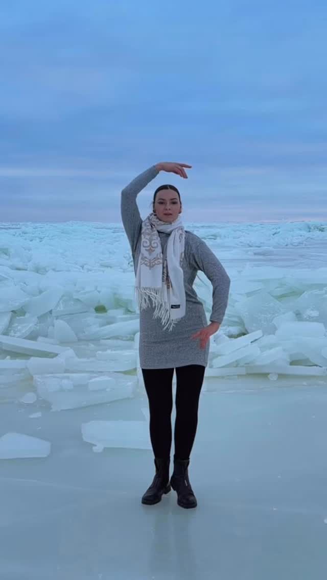 A rare phenomenon in the Baltic Sea. It has frozen for the first time in many years. 🧊
These unusual cubes and blocks of ice are a natural formation created by waves, wind, and freezing temperatures.
The most beautiful winter in my life ⭐️🧊💎
Thank you for video @kellyfung610 🩵