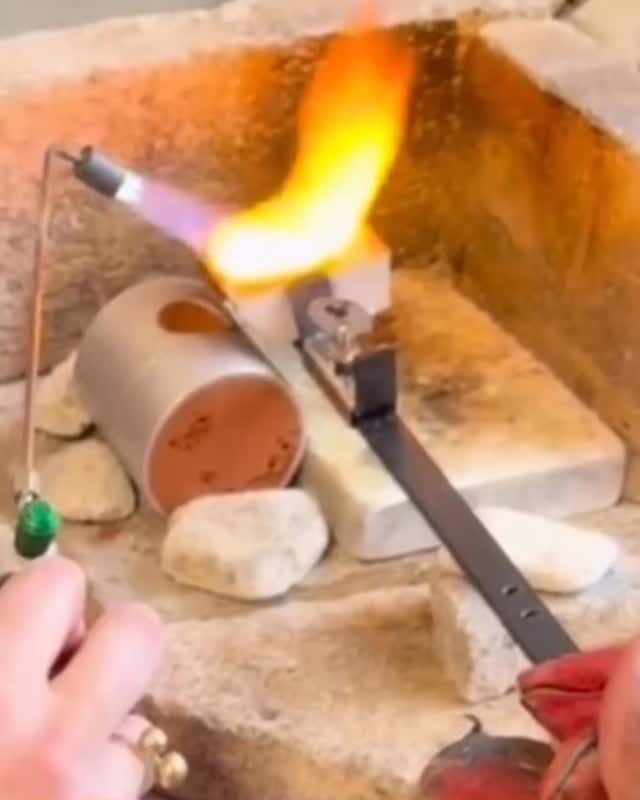 A one-of-a-kind sterling silver signet ring by Silver by Golden.
This 15g ring began as a hand carved wax model before being sand cast in sterling silver, a process that leaves subtle organic textures and natural lines in the metal. The piece has been highly polished while intentionally preserving some of those raw marks from the sand casting process, giving the ring its unique character and sculptural feel.
Solid, weighty, and completely individual — this is a piece of handcrafted jewellery that can never be exactly repeated.
Please DM if you’re interested in this one of a kind signet ring.
#SilverByGolden #SterlingSilver #SignetRing #HandmadeJewellery #Silversmith