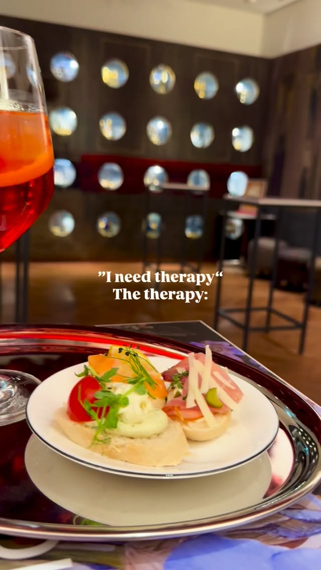 Need therapy? We got you 🤭🥂
#catering #vienna #drinks #canapès #events